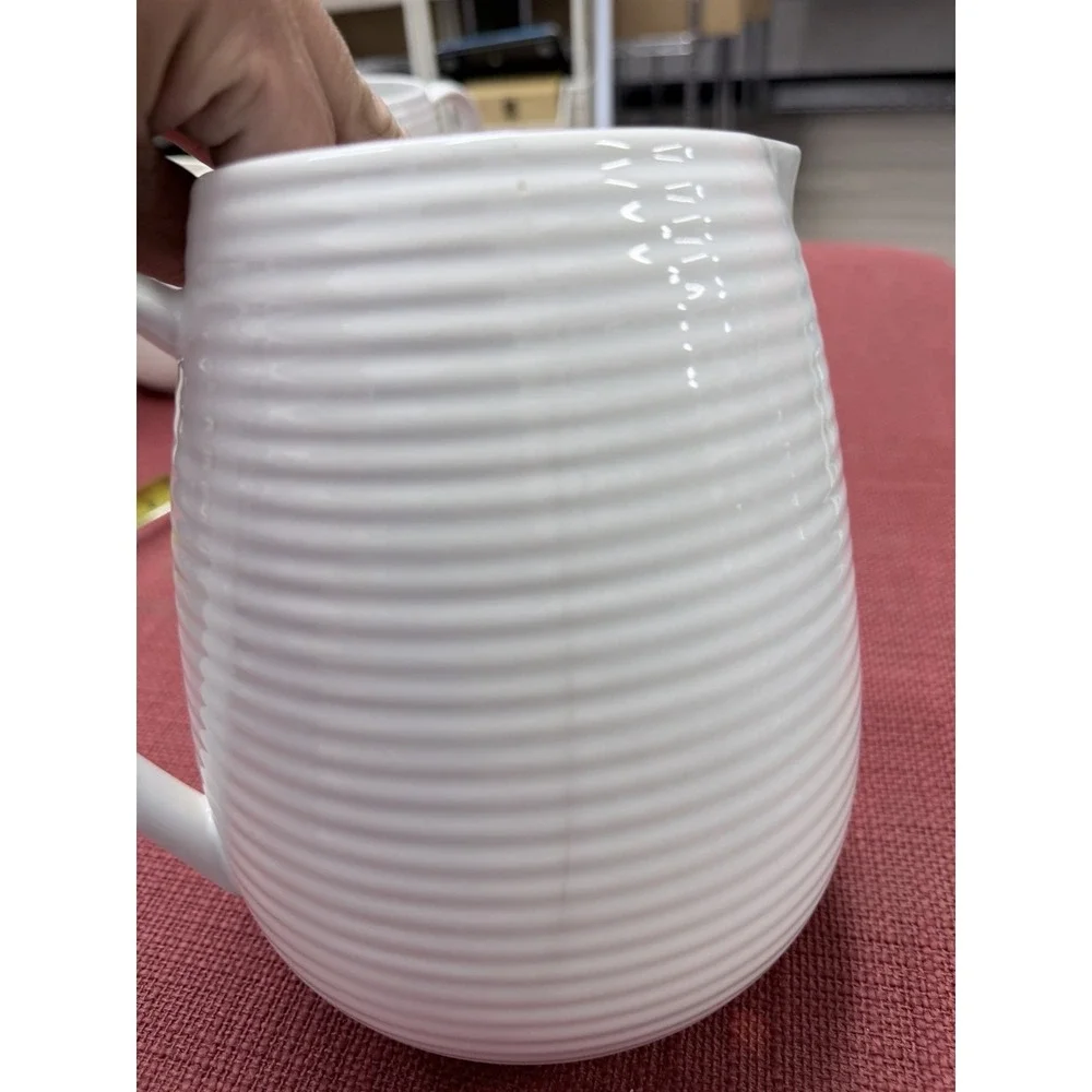 Ciroa Liquidlines Water Pitcher 7in Ribbed White Stoneware Pour Spout‎ Flaw